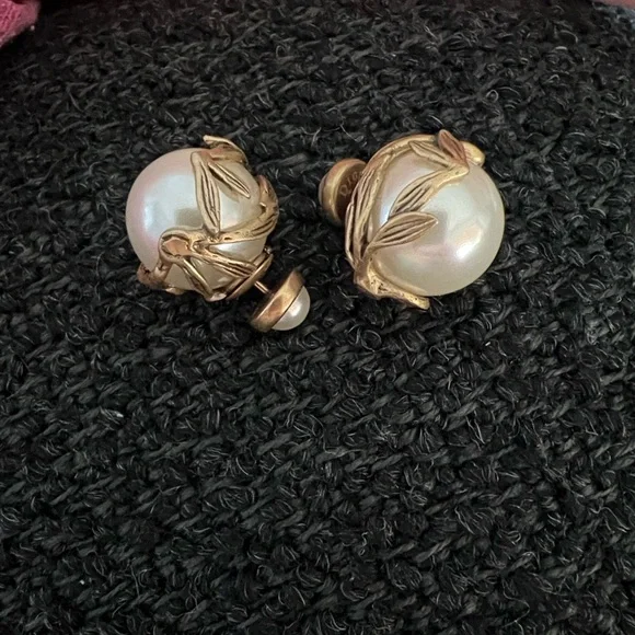 Dior Gold and Pearl Earrings - Picture 2 of 12